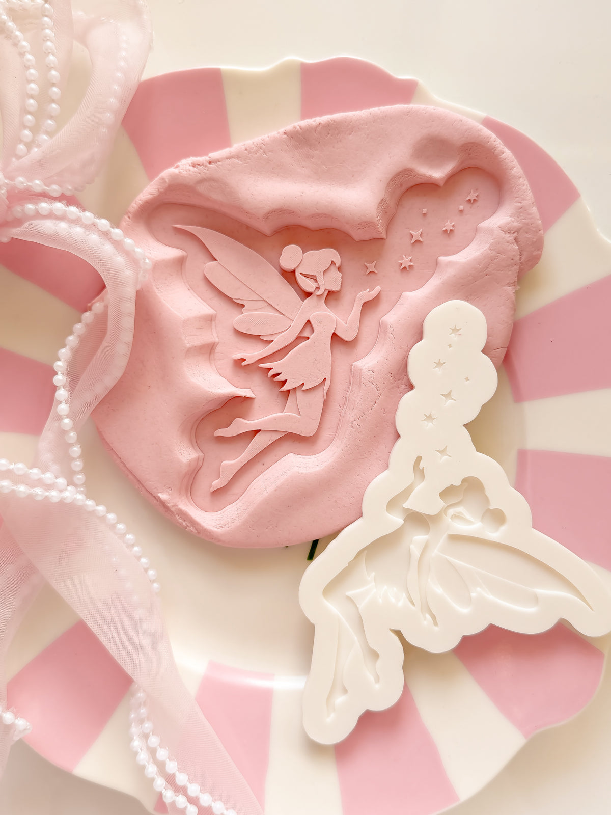 Fairy flying - Debosser and Cutter