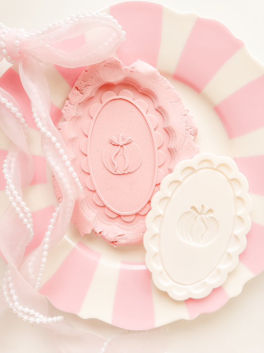 Bow Pumpkin Scallop Plaque - Debosser and Cutter