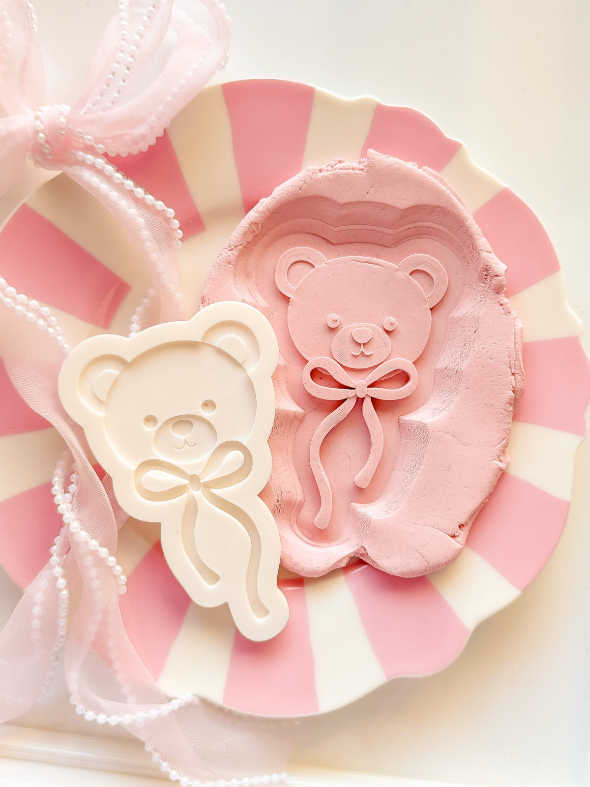 Teddy with bow - Debosser and Cutter