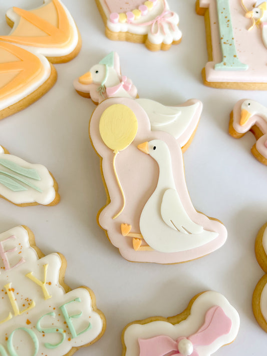 Sitting goose with balloon - Debosser and Cutter
