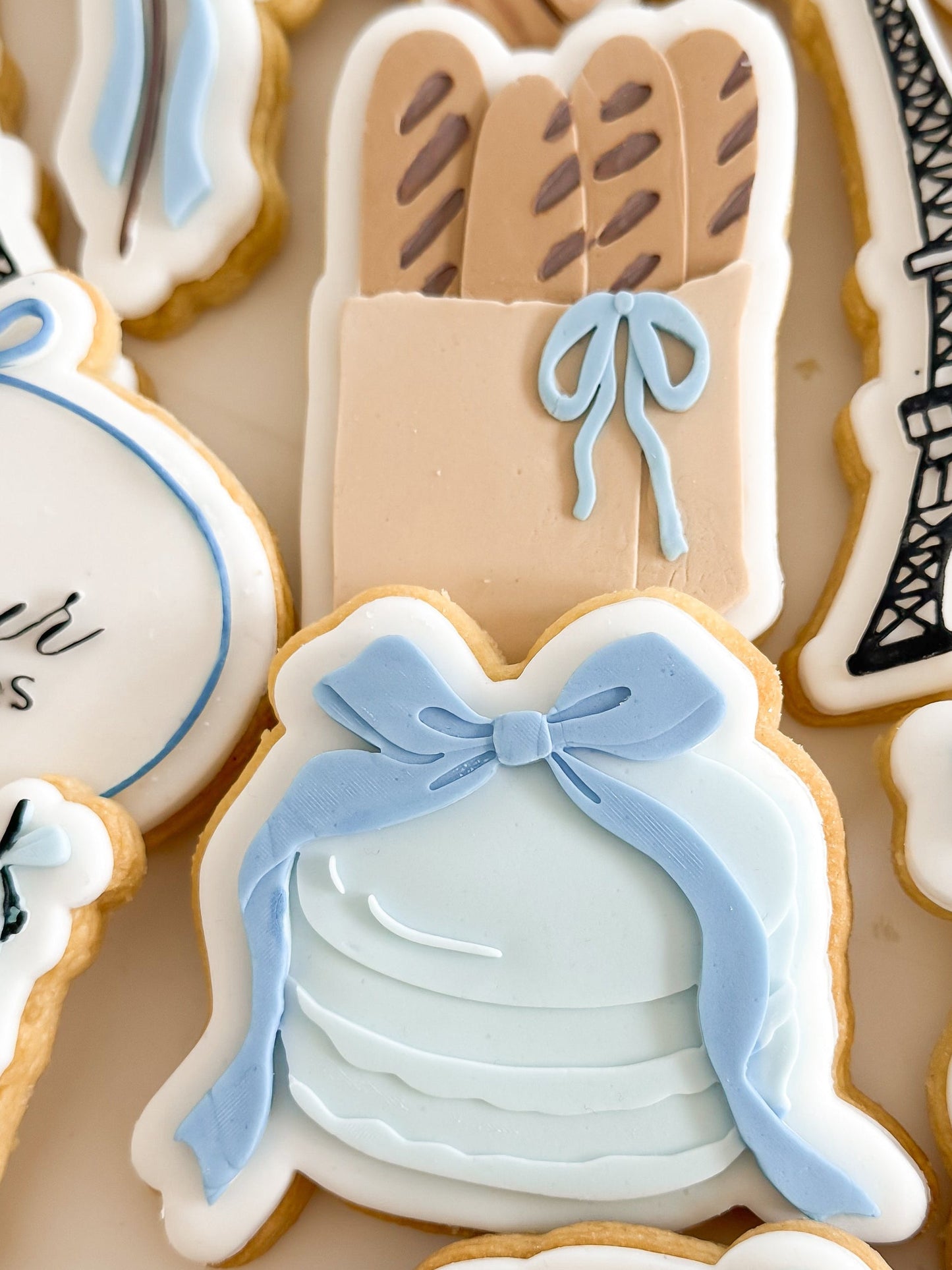 Bow Macaron - Debosser and Cutter