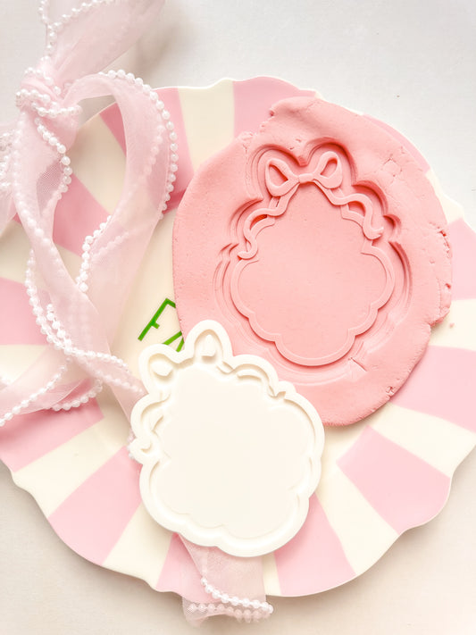 Blank bow plaque style 4- Debosser and Cutter