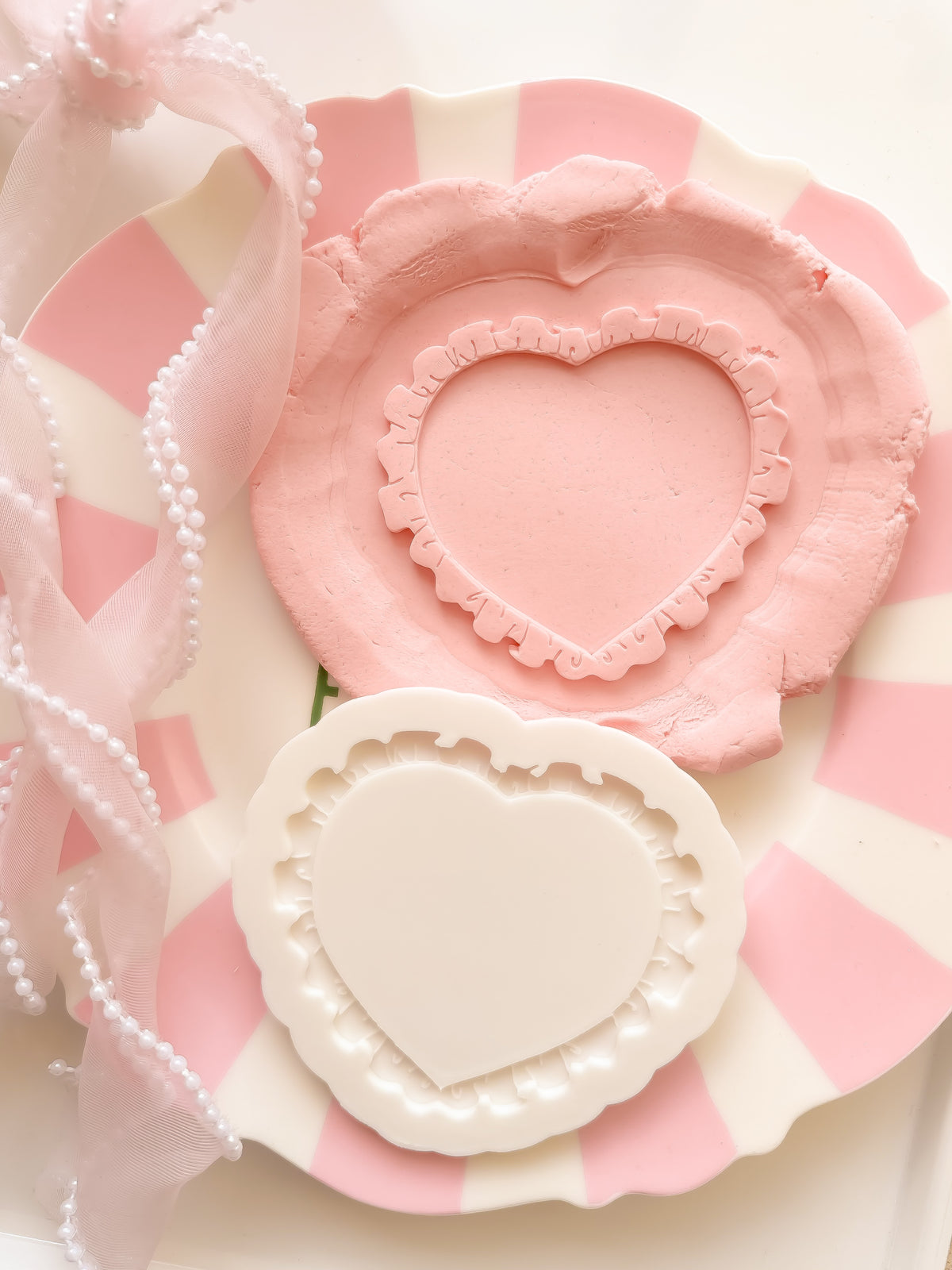 Blank Ruffle Heart style 2 - Debosser and Cutter