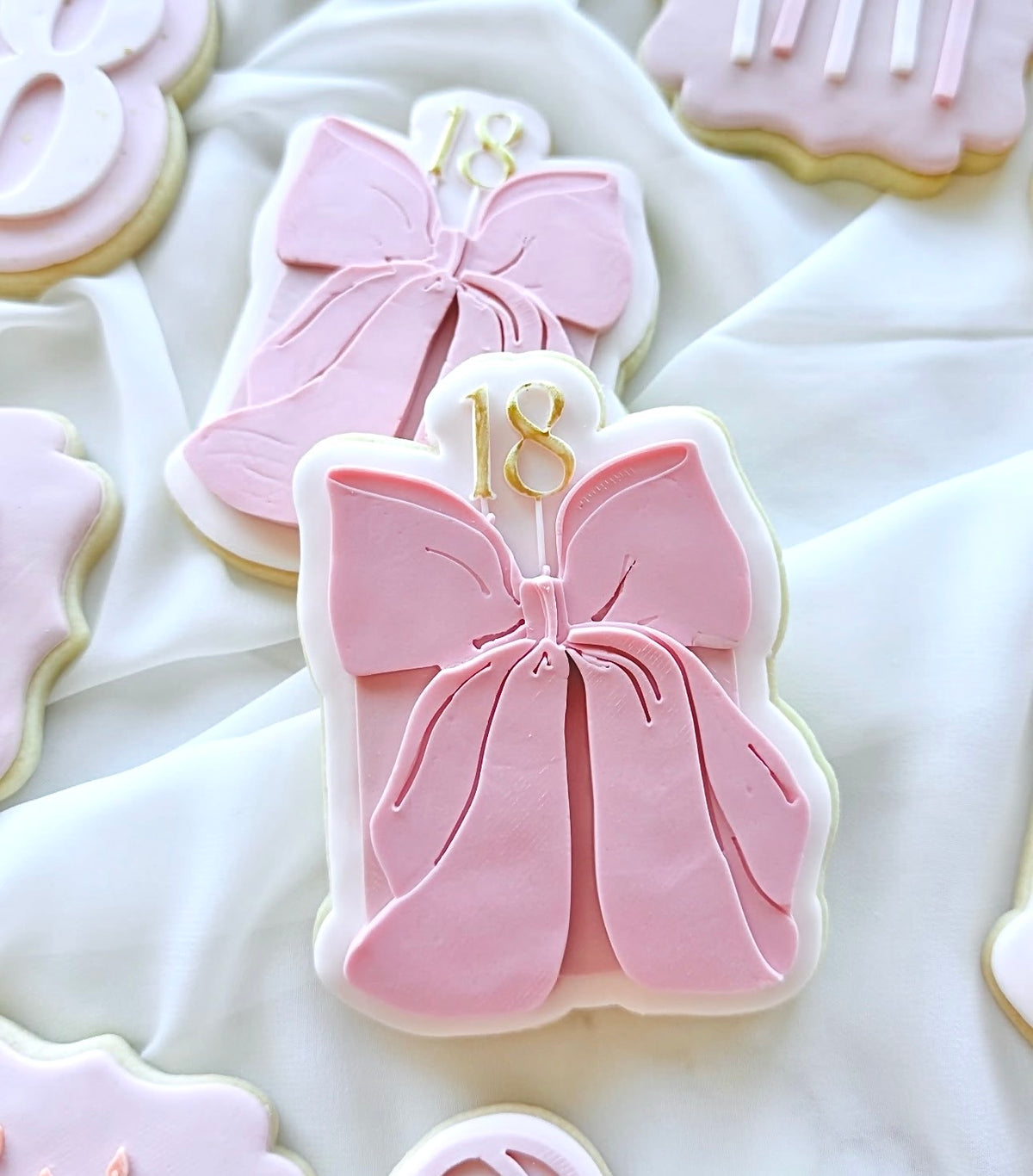 18 number Bow cake - Debosser and Cutter