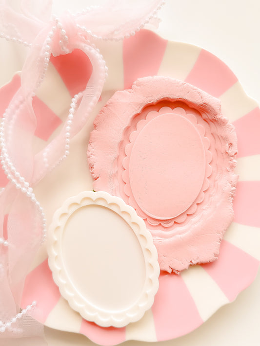 Blank Scalloped Border Style 2 - Debosser and Cutters