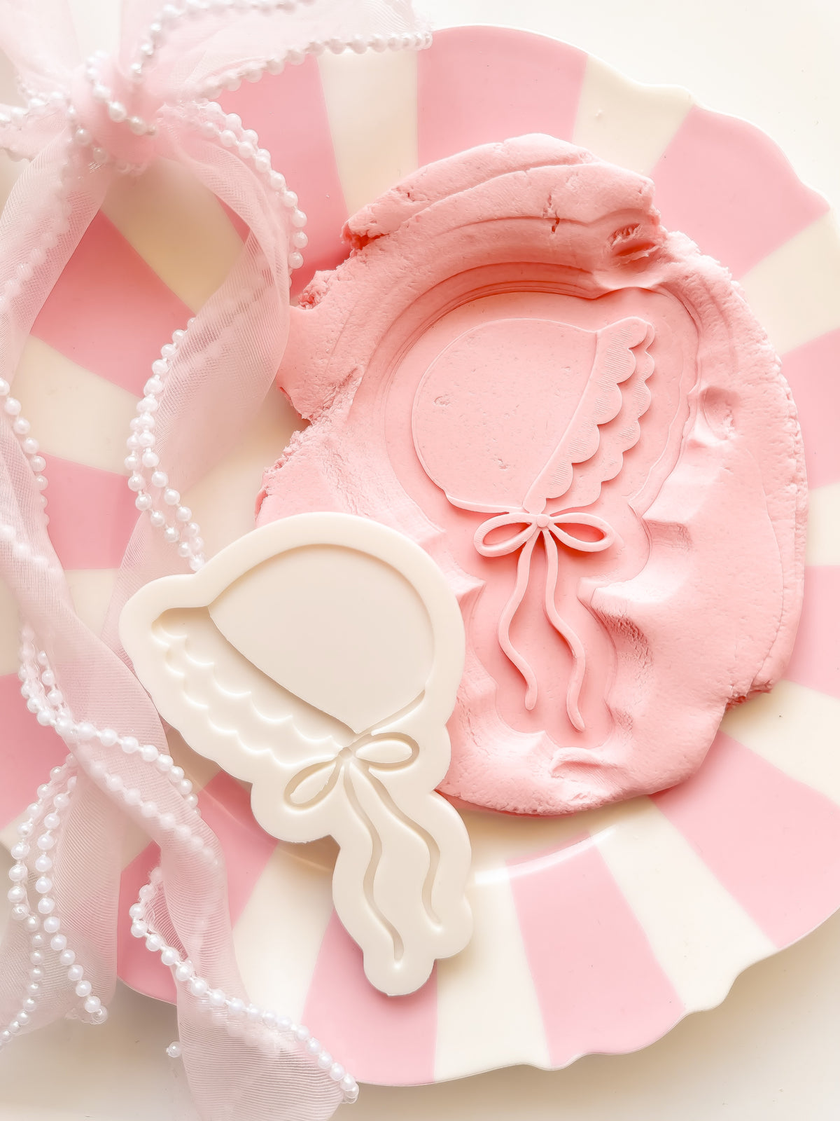 Baby Bonnet - Debosser and Cutter