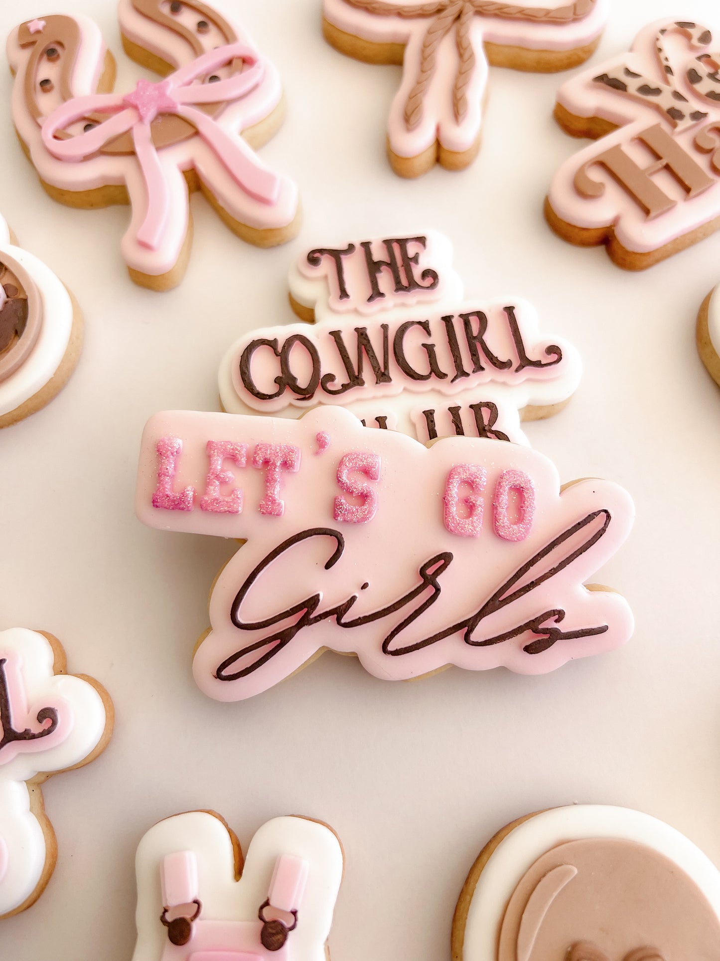 Let's go girls - Debosser and Cutter