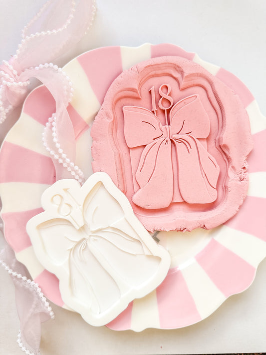 18 number Bow cake - Debosser and Cutter